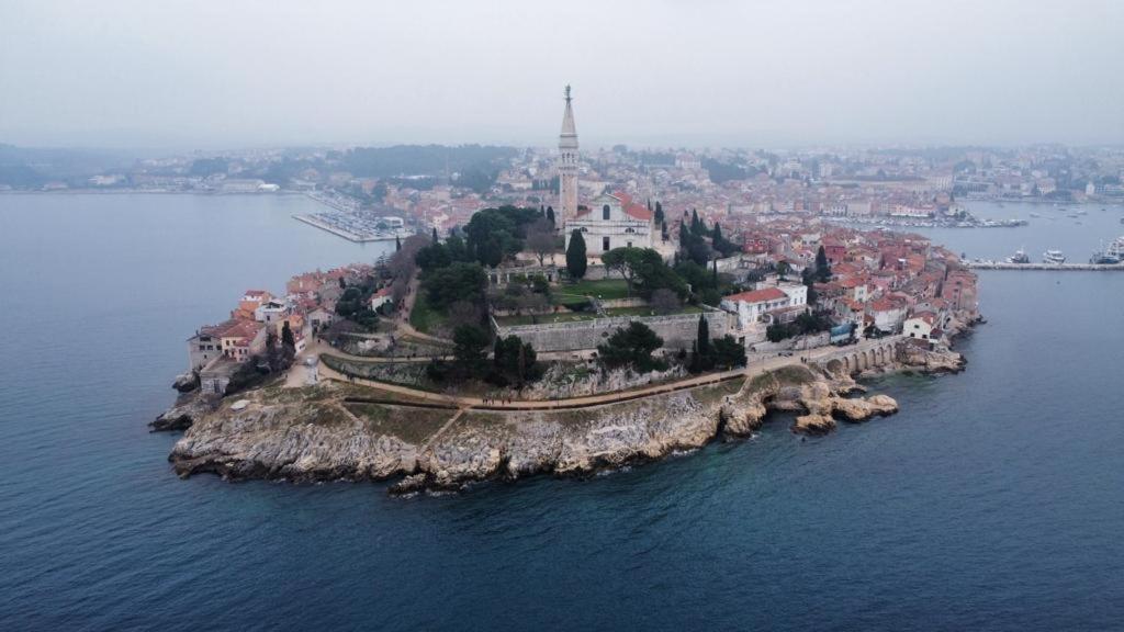 Apartment Michaela 4-Sterne & Parking Rovinj Eksteriør bilde